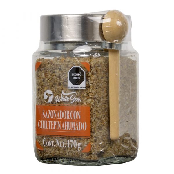 Sazonador con chiltepín ahumado White Sea en tarro de vidrio con cuchara de madera - Lateral derecho