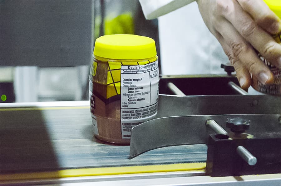 Procesos de control de calidad e inocuidad alimentaria alineados con certificaciones FSSC 22000 y FDA